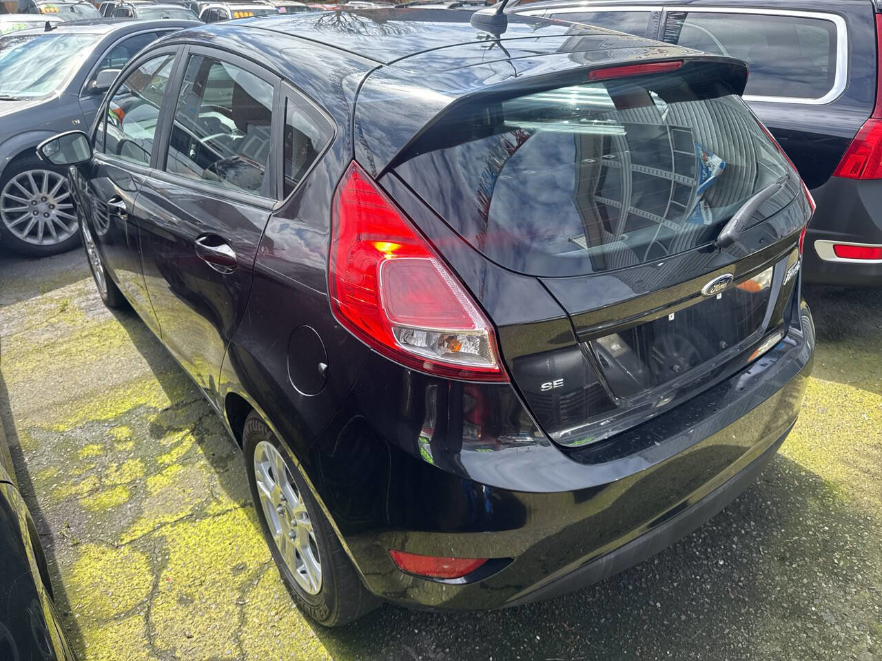 Used 2015 Ford Fiesta SE image 4
