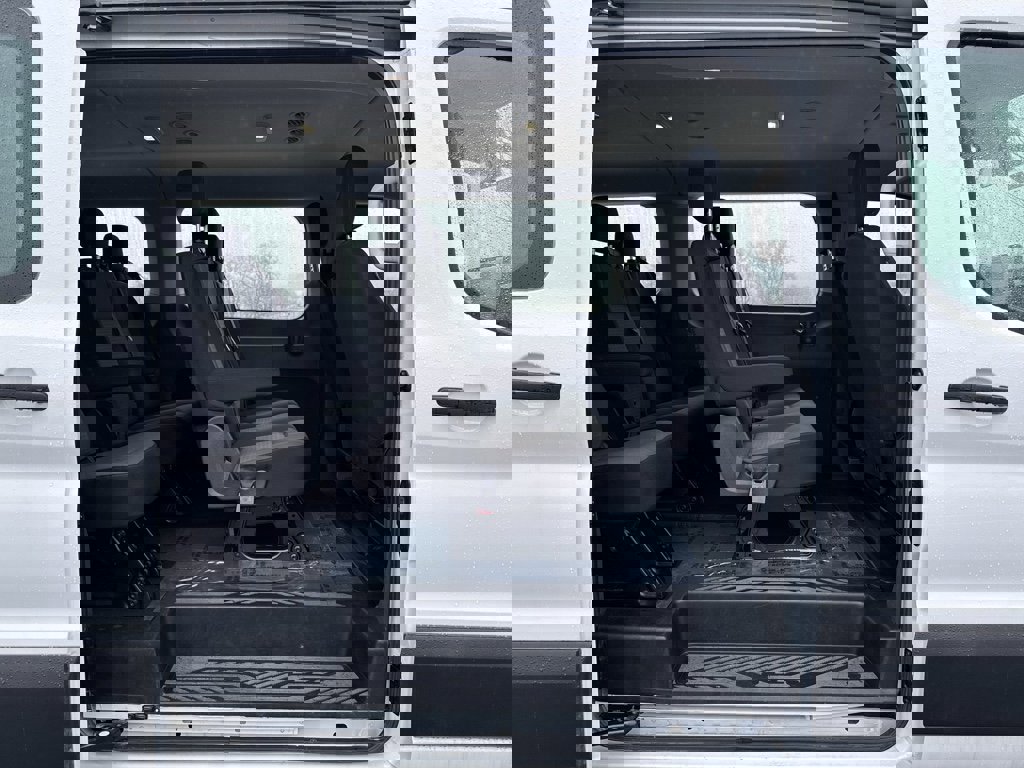 Used 2023 Ford Transit 350 XLT image 16