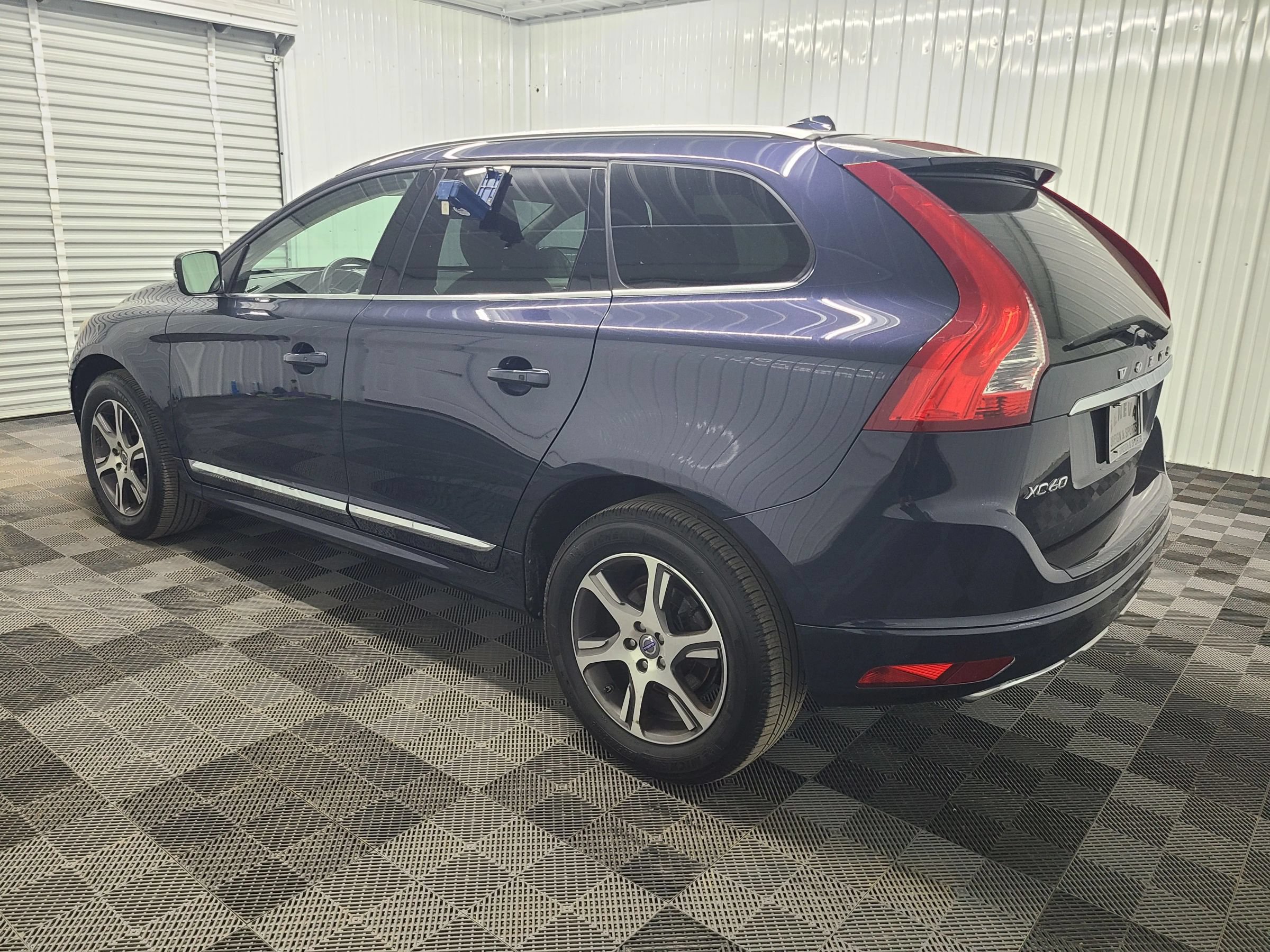Used 2014 Volvo XC60 T6 AWD/4WD image 9