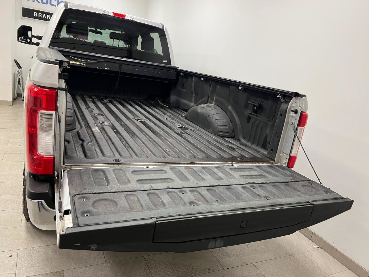 Used 2019 Ford F250 XLT w/ XLT Value Package AWD/4WD image 14