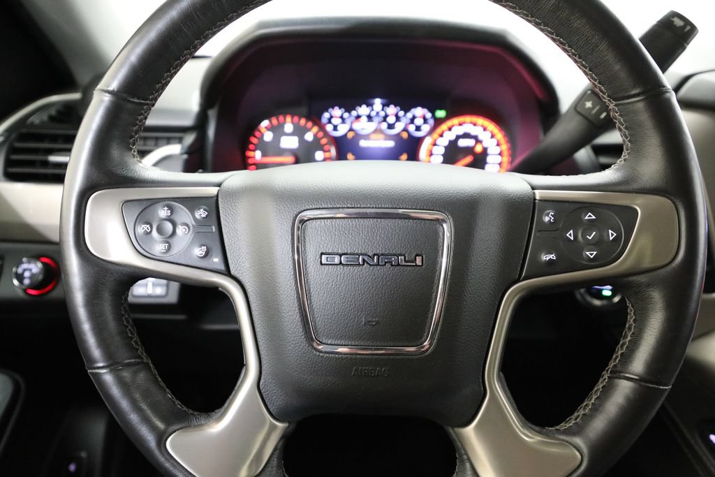 Used 2016 GMC Yukon Denali w/ Open Road Package AWD/4WD image 3