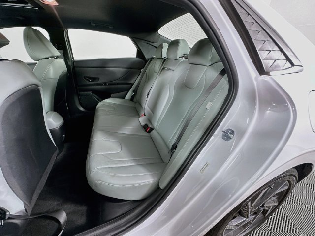 Used 2025 Hyundai Elantra Limited FWD image 28