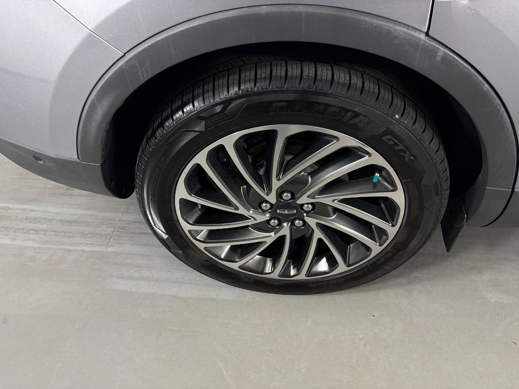 Used 2020 Lincoln Nautilus Reserve FWD image 11