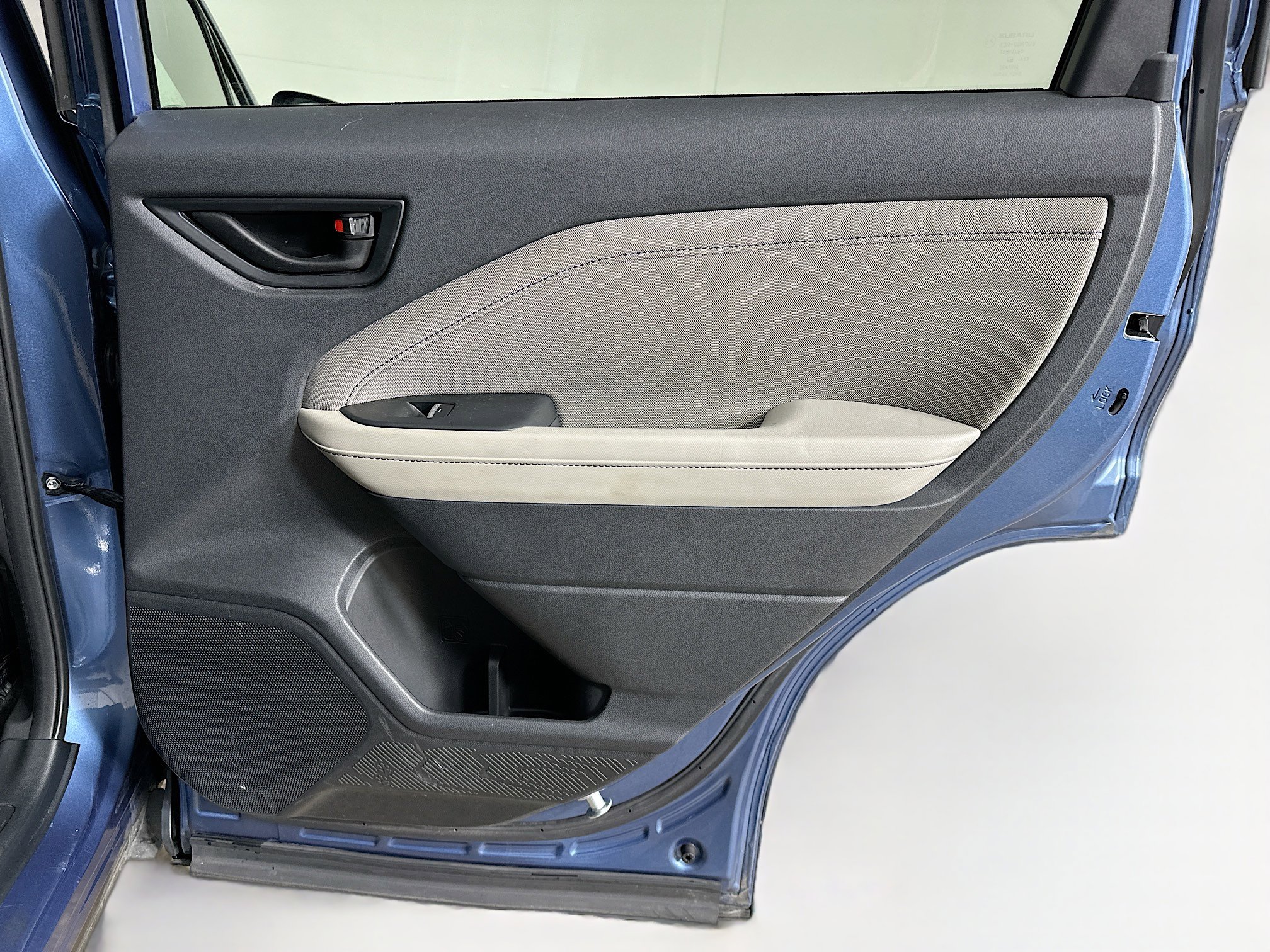 Used 2025 Subaru Forester Premium image 31