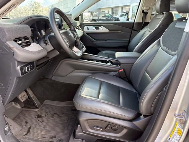 Used 2025 Ford Explorer Active w/ Active Comfort Package image 9