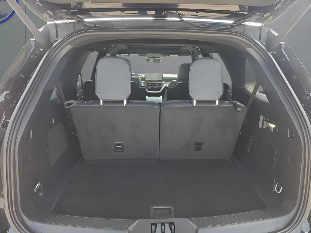 Used 2026 Ford Explorer ST AWD/4WD image 19