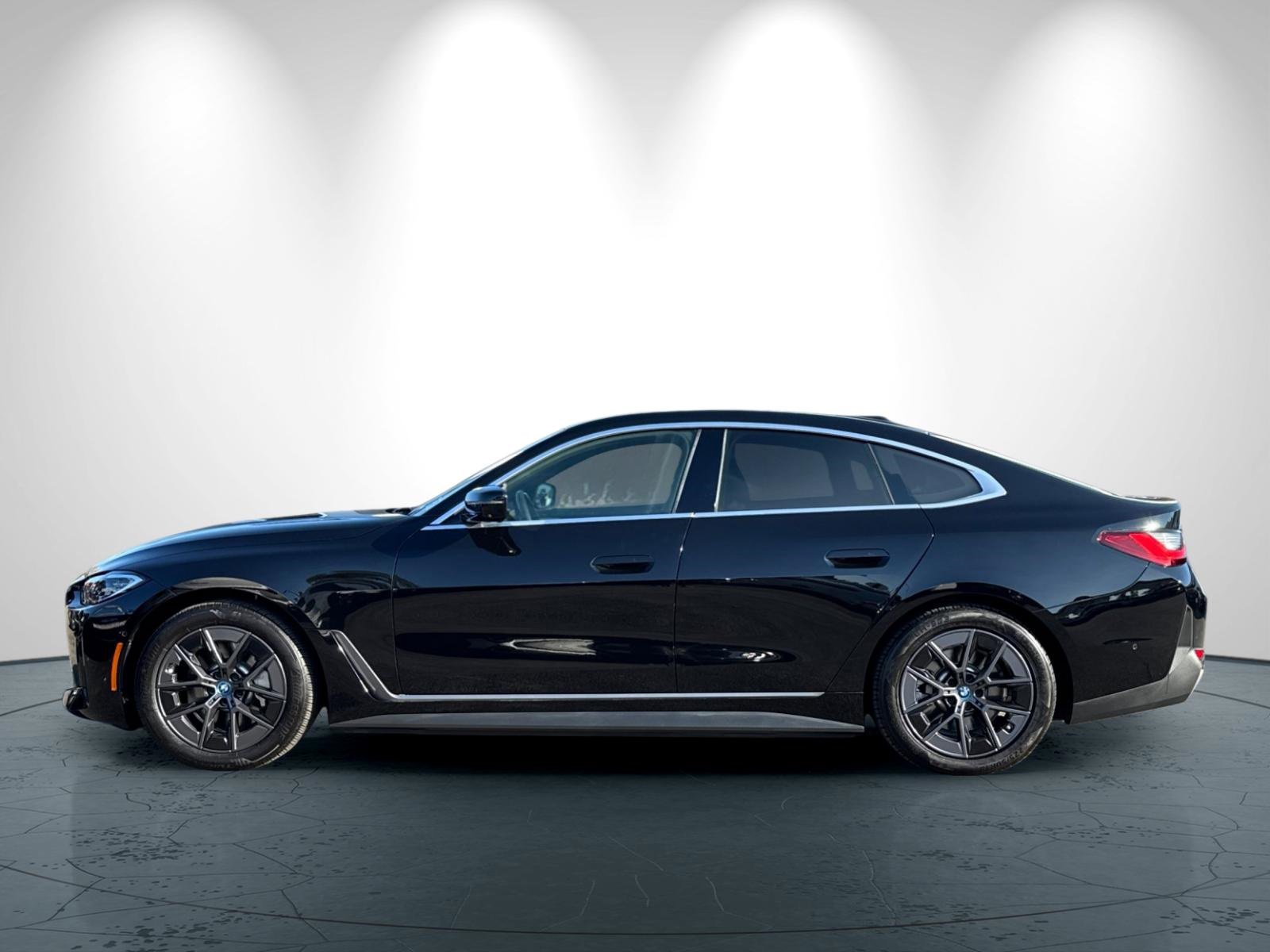 Used 2024 BMW i4 eDrive35 w/ Premium Package image 7