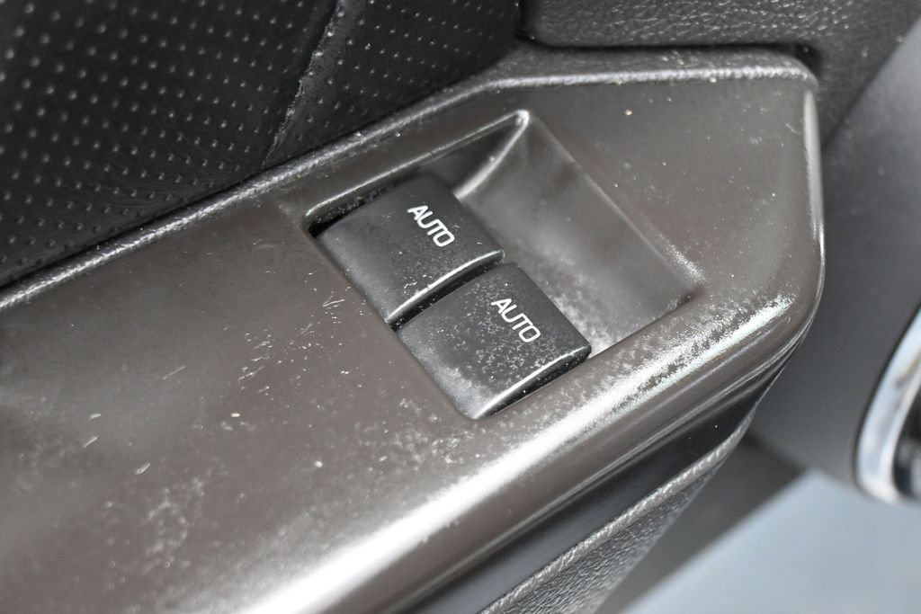 Used 2010 Ford Mustang Coupe RWD image 11
