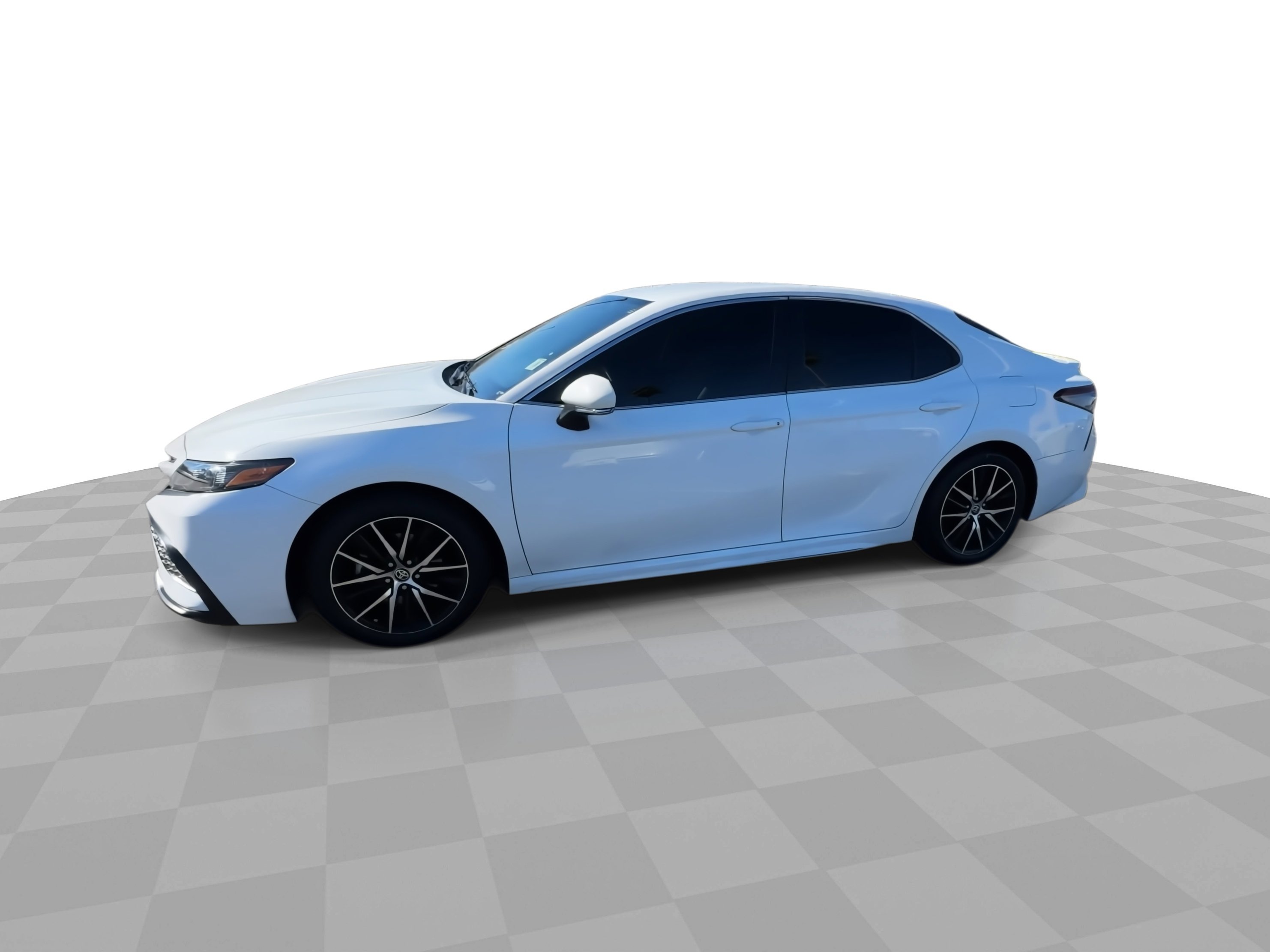 Used 2023 Toyota Camry SE image 5