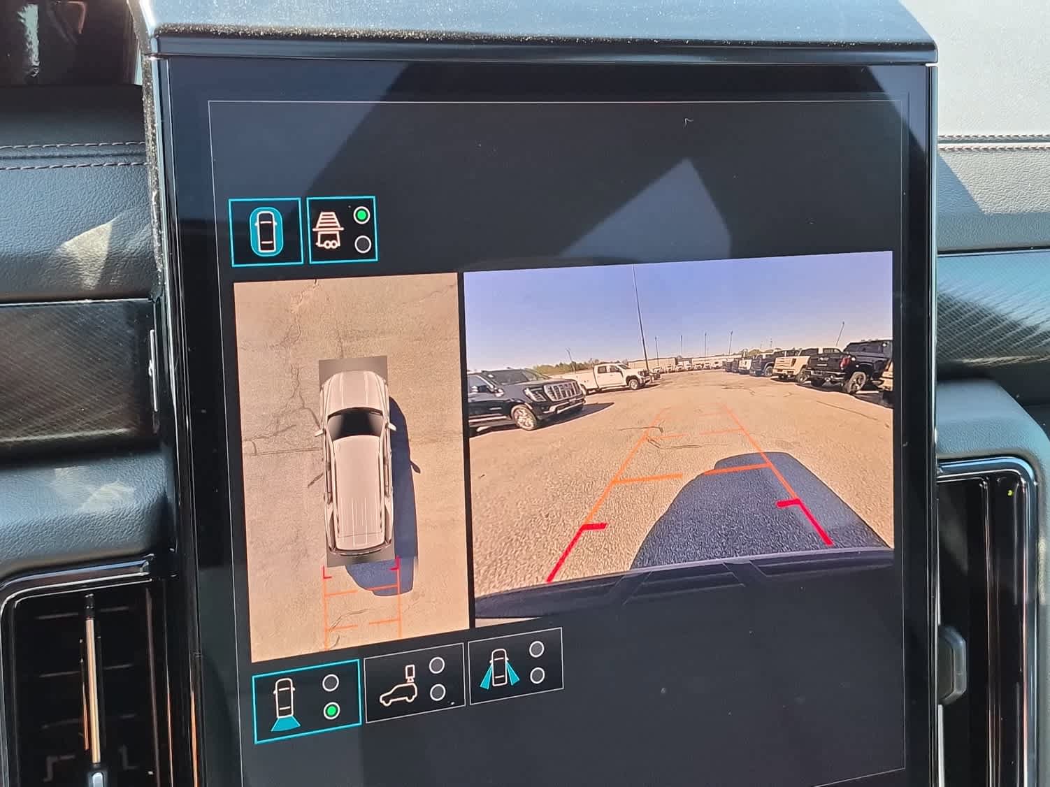 New 2026 GMC Yukon AT4 w/ AT4 Premium Package AWD/4WD image 16