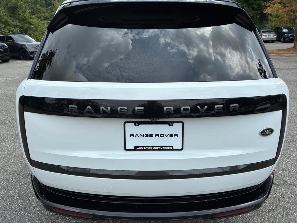 Certified 2022 Land Rover Range Rover Long Wheelbase SE AWD/4WD image 14