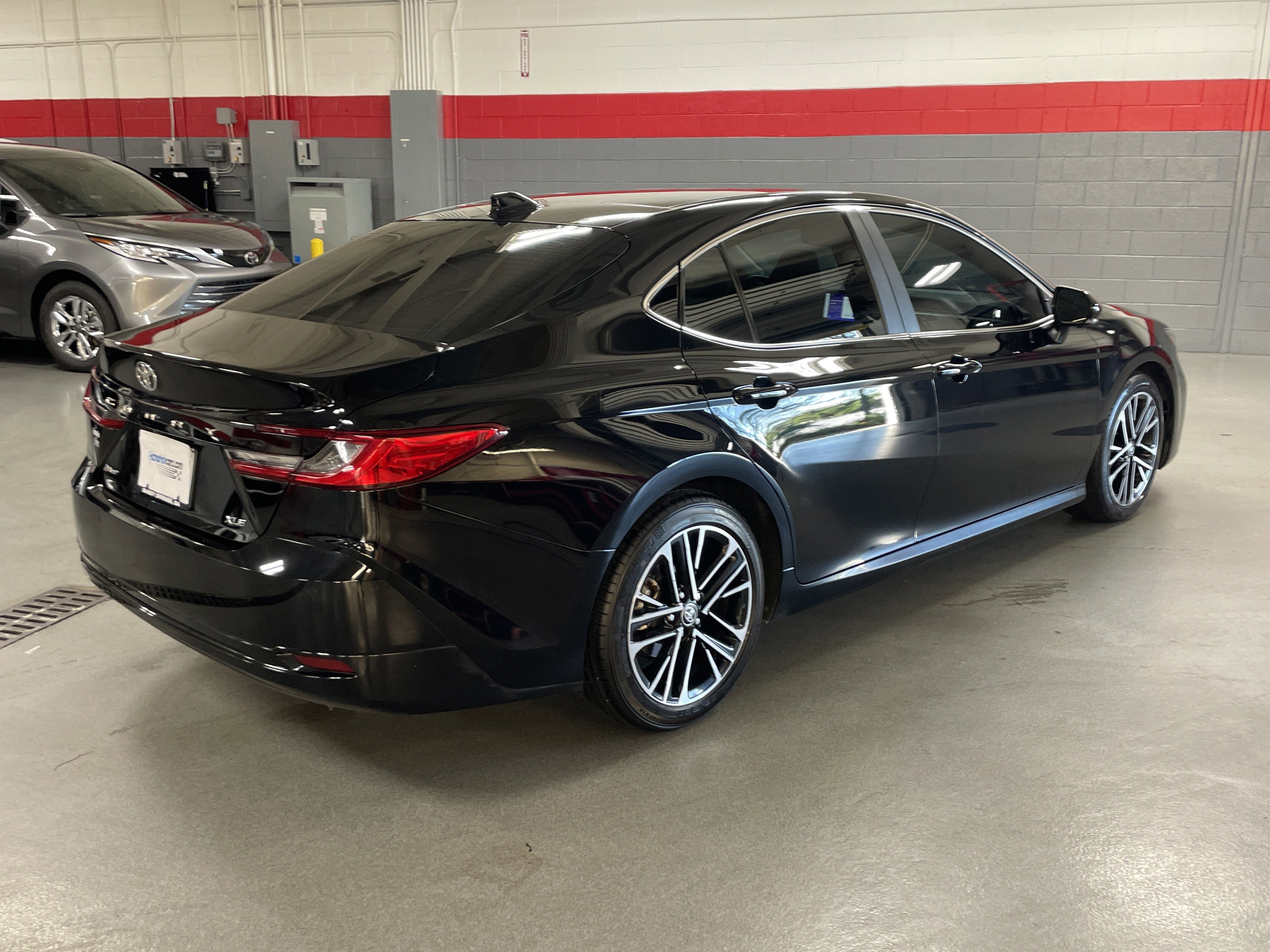 Used 2025 Toyota Camry XLE w/ Premium Plus Package FWD image 10