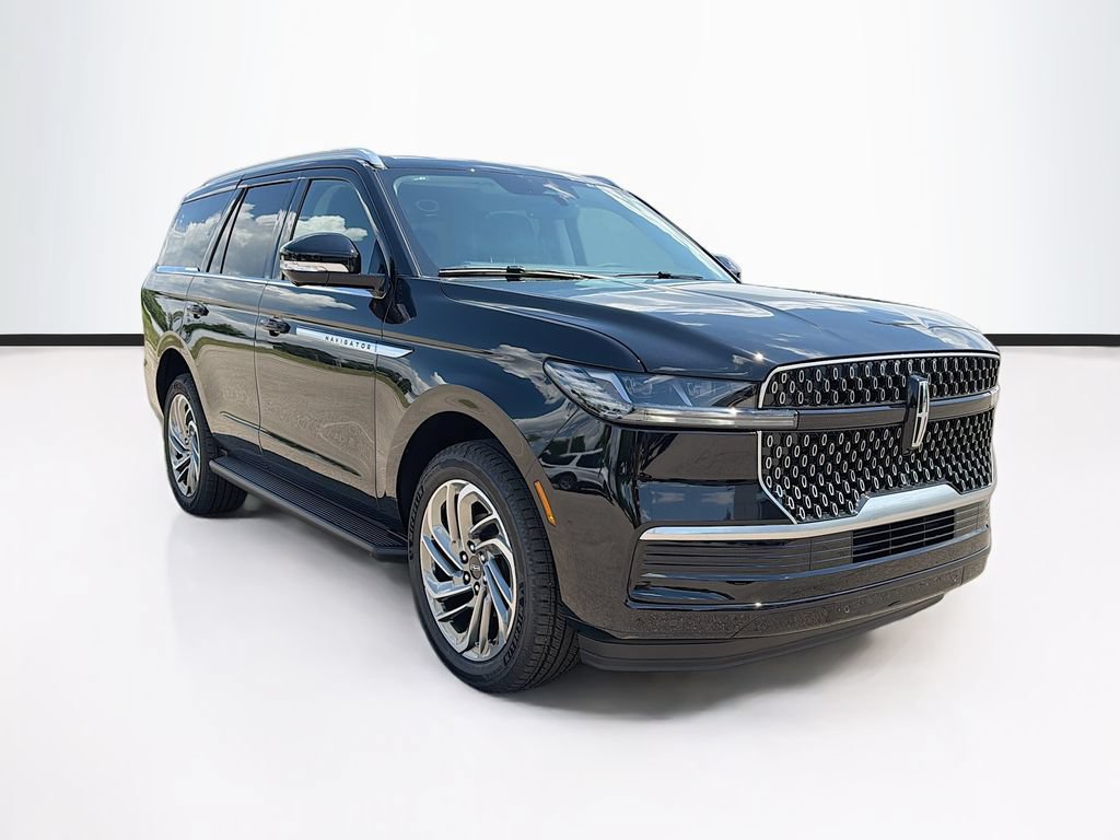 Used 2026 Lincoln Navigator Premiere AWD/4WD image 3