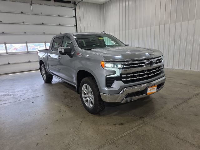 Used 2024 Chevrolet Silverado 1500 LTZ AWD/4WD image 2