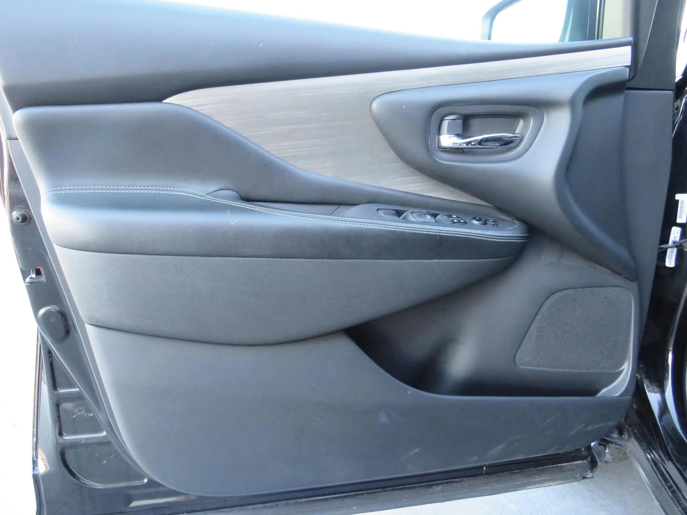 Used 2018 Nissan Murano S image 38
