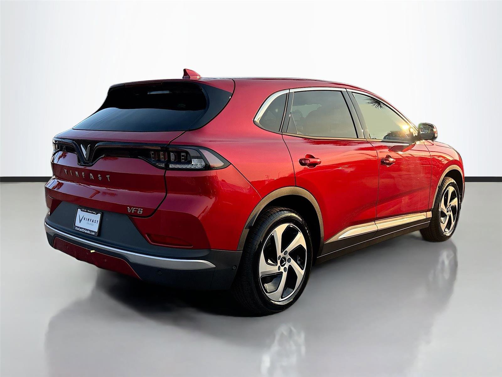 New 2025 VinFast VF 8 Eco image 7