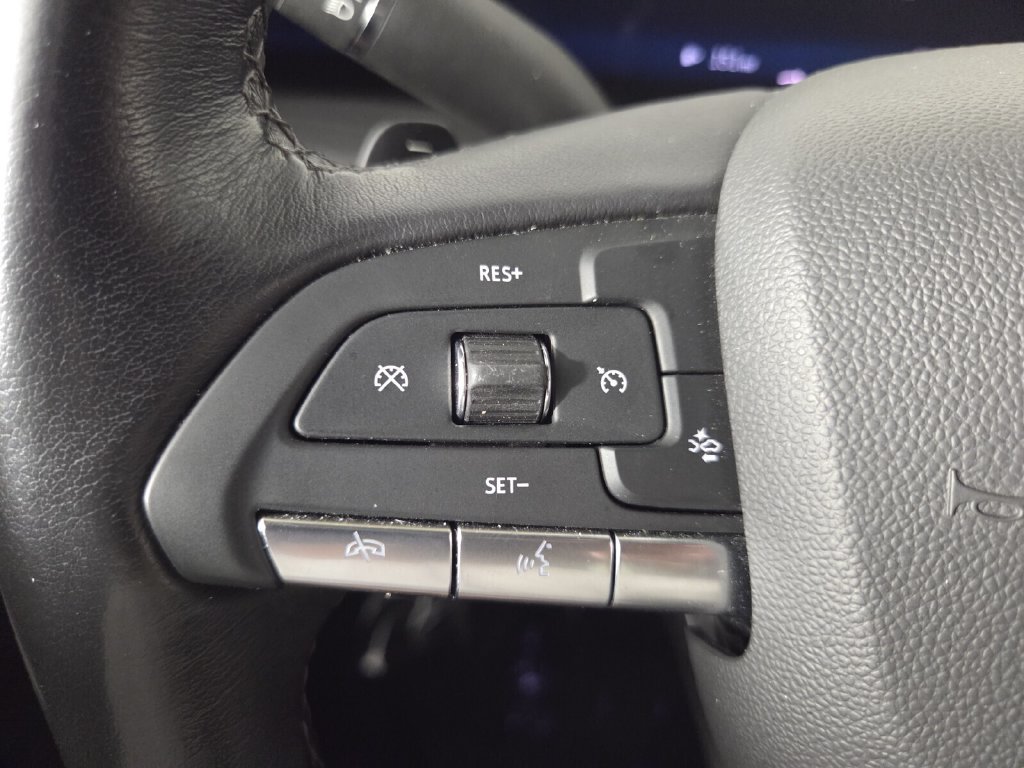 Used 2025 Cadillac XT4 Premium Luxury FWD image 17