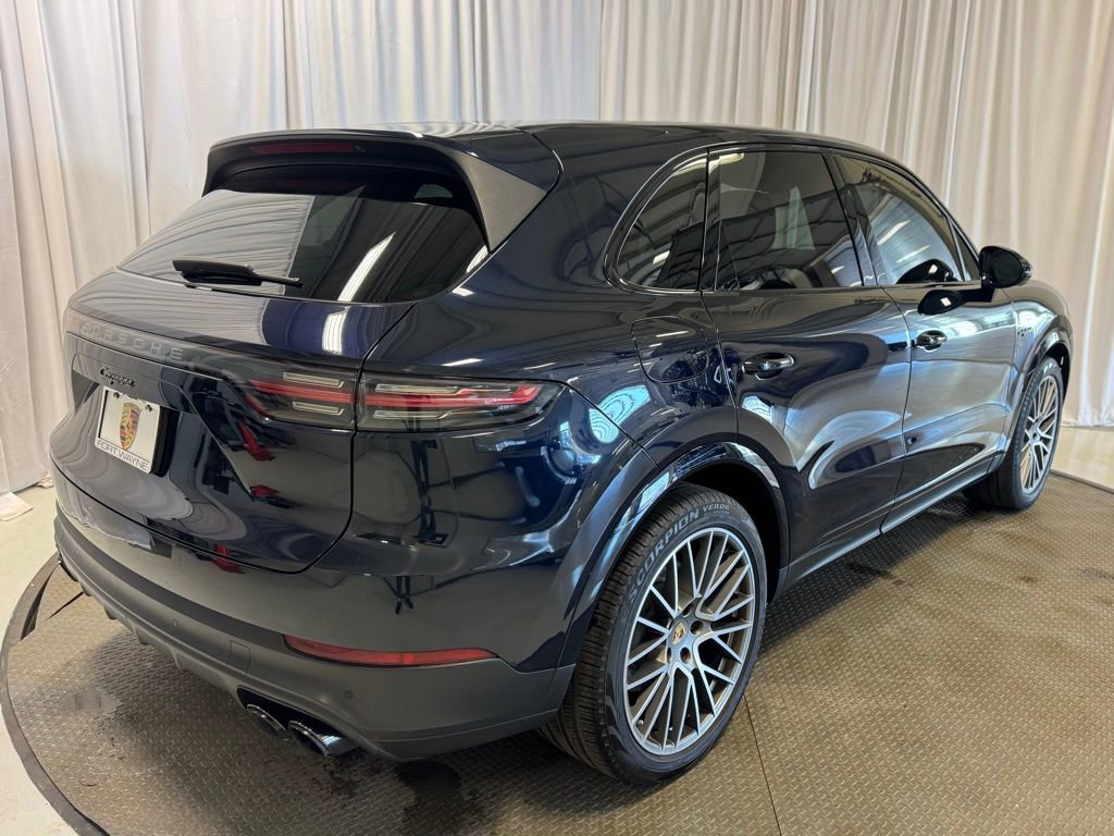 Certified 2023 Porsche Cayenne Platinum Edition image 43