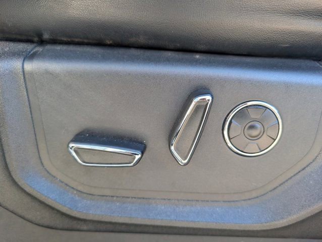 Used 2018 Ford F150 Platinum w/ Equipment Group 701A Luxury image 15