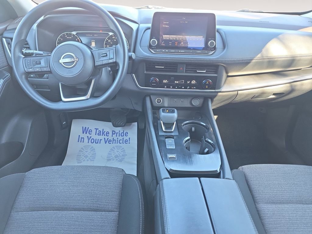 Used 2023 Nissan Rogue SV image 10