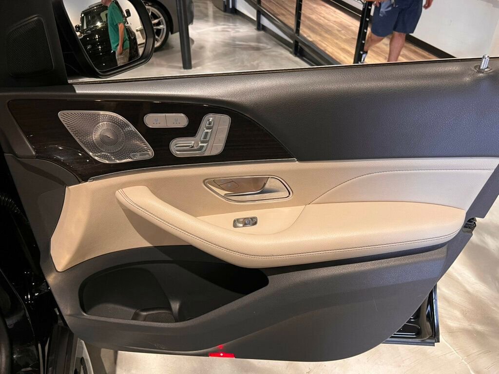 Used 2020 Mercedes-Benz GLS 450 4MATIC image 28