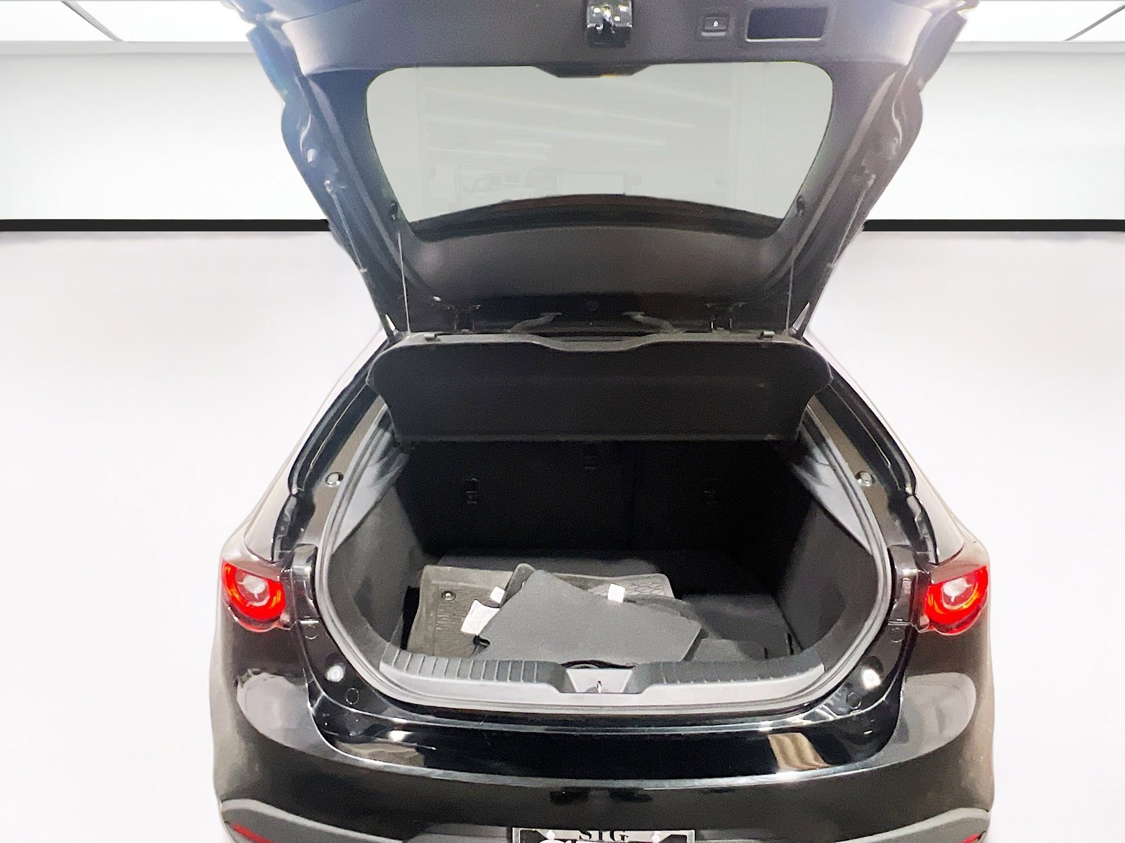 Used 2024 MAZDA MAZDA3 s FWD image 19