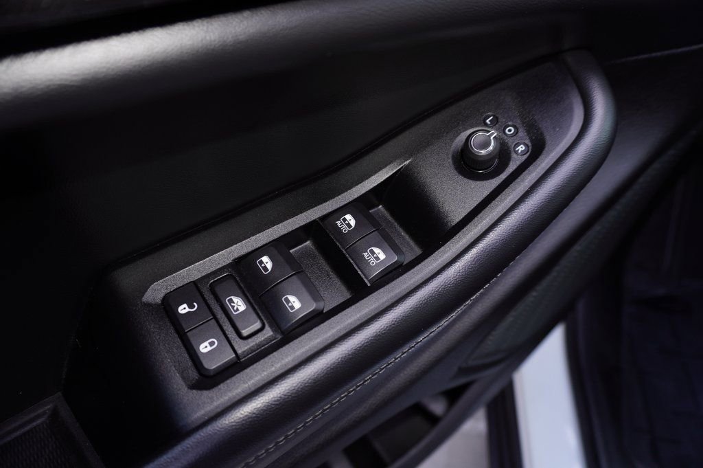 Used 2023 Jeep Grand Cherokee L Laredo image 16