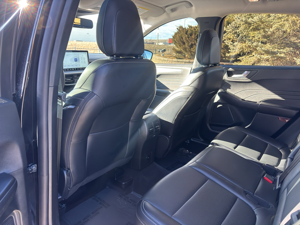 Used 2025 Ford Escape Platinum image 6