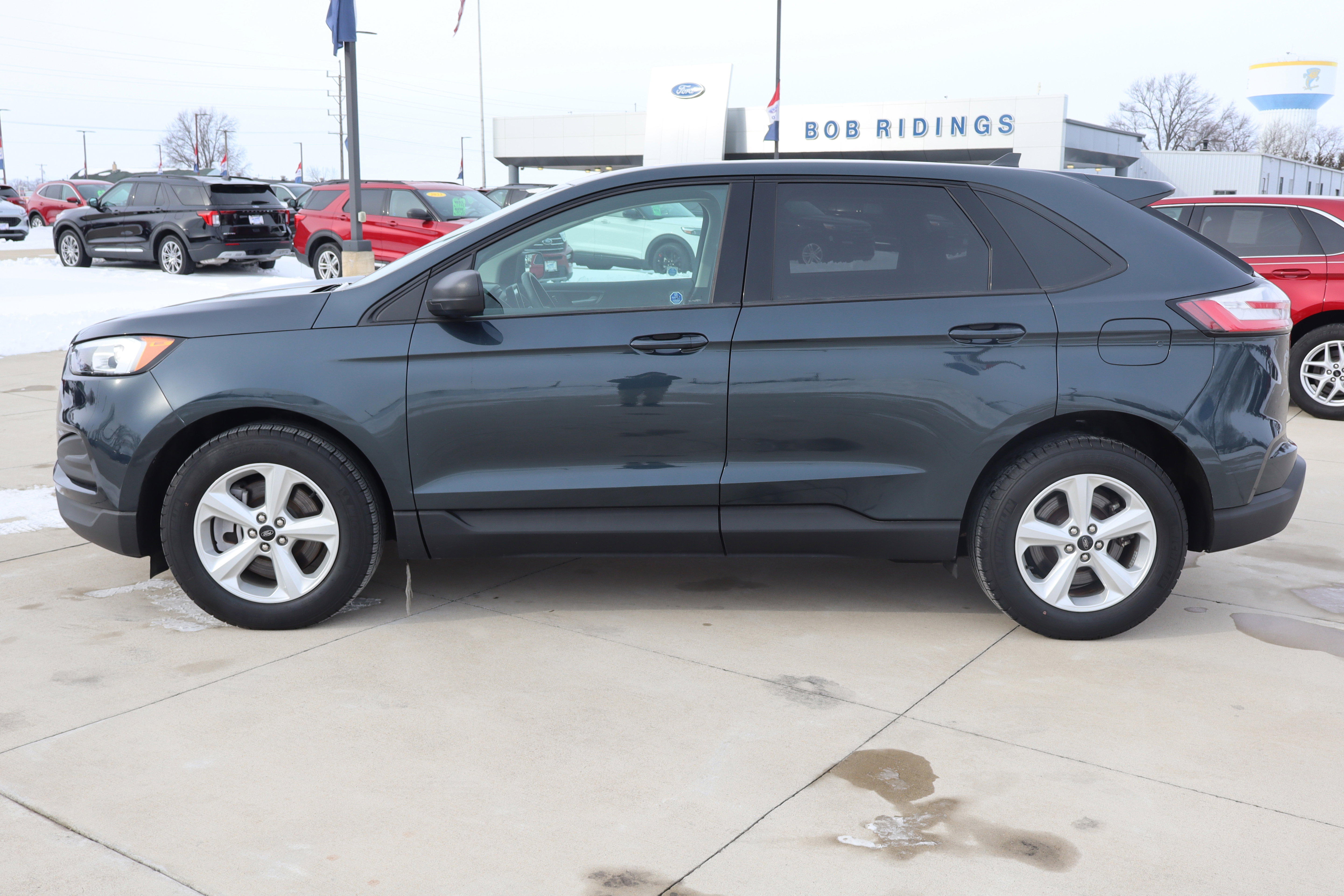 Used 2023 Ford Edge SE image 9