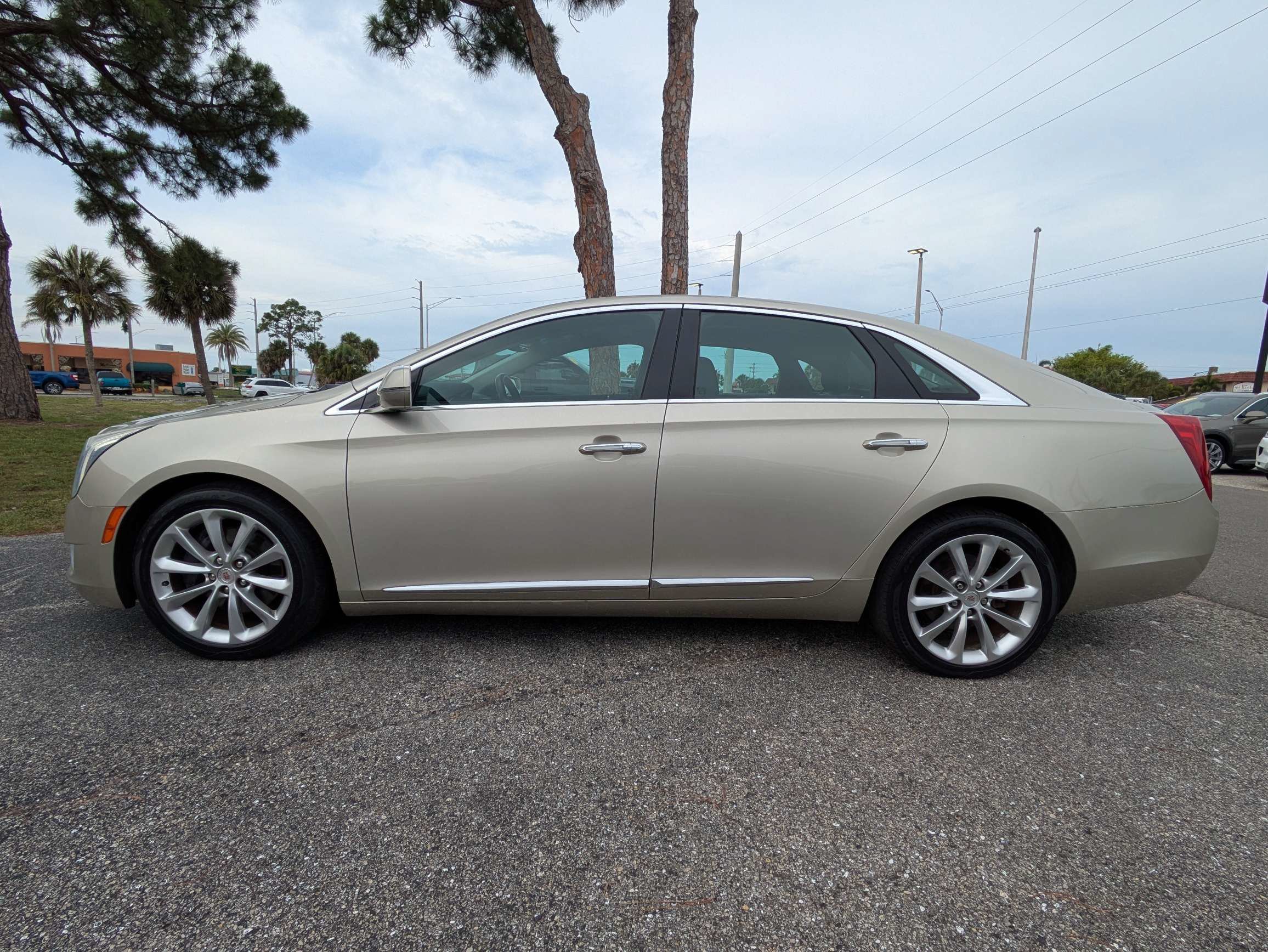 Used 2015 Cadillac XTS Luxury AWD/4WD image 7