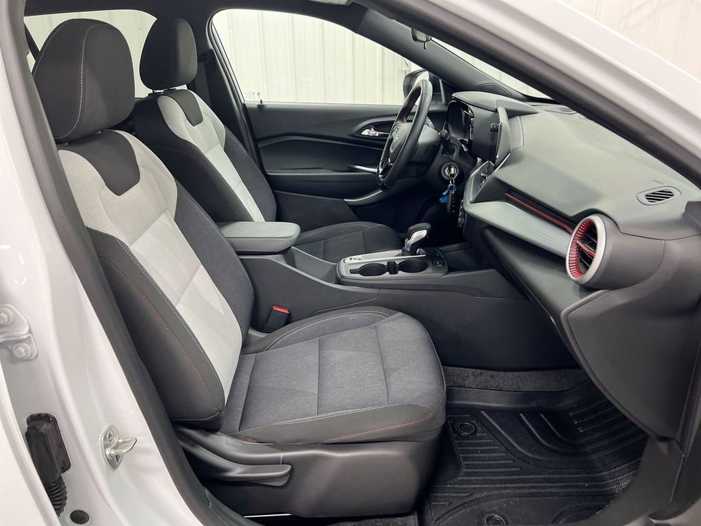 Used 2024 Chevrolet Trax RS w/ Driver Confidence Package FWD image 21