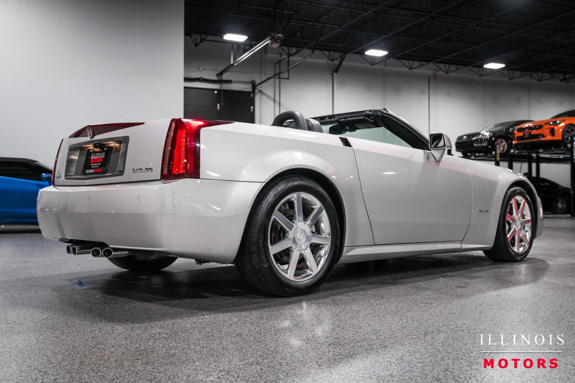 Used 2004 Cadillac XLR RWD image 5