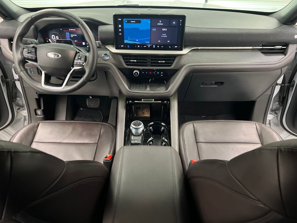 Used 2025 Ford Explorer Platinum w/ LUX Leather Package AWD/4WD image 39