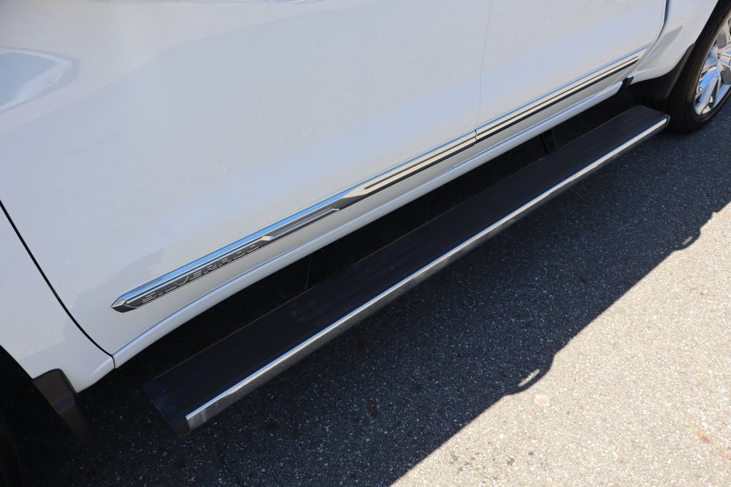 Used 2026 Chevrolet Silverado 1500 High Country w/ High Country Premium Package AWD/4WD image 32