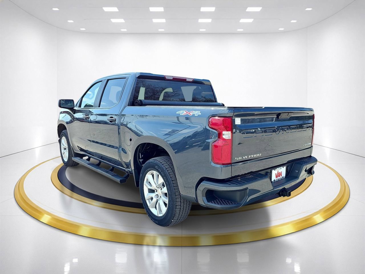 Used 2022 Chevrolet Silverado 1500 Custom w/ Safety Confidence Package AWD/4WD image 9