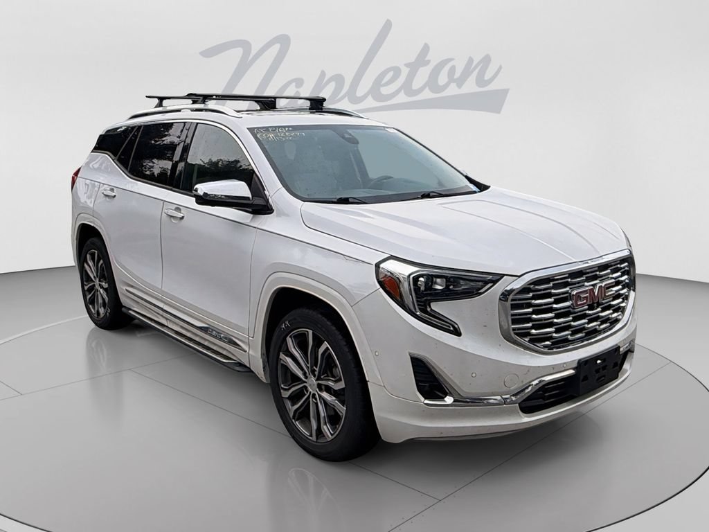 Used 2020 GMC Terrain Denali w/ Denali Premium Package AWD/4WD image 8