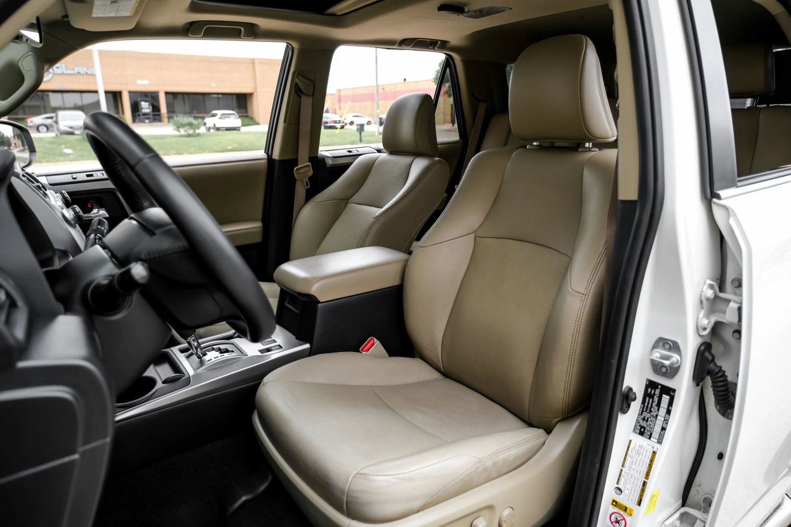 Used 2015 Toyota 4Runner Limited AWD/4WD image 36