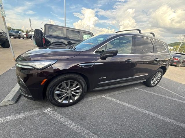 Used 2022 Buick Enclave Avenir w/ Avenir Technology Package AWD/4WD image 13