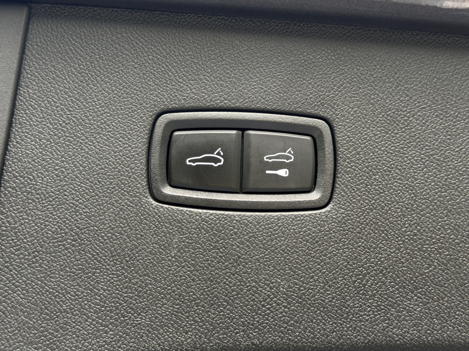 Certified 2022 Porsche Cayenne GTS AWD/4WD image 16