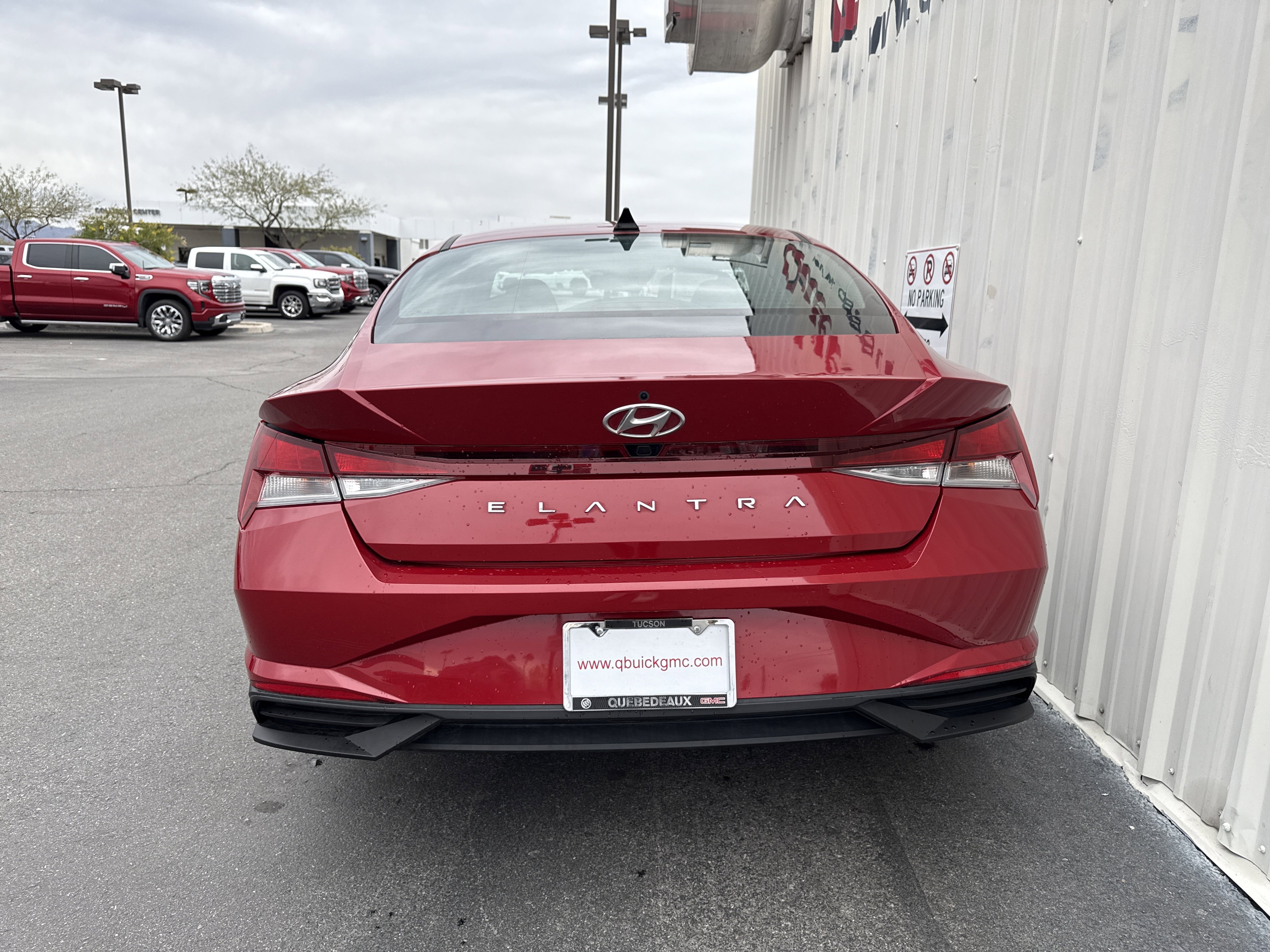 Used 2023 Hyundai Elantra SEL w/ Preferred Accessory Package image 5