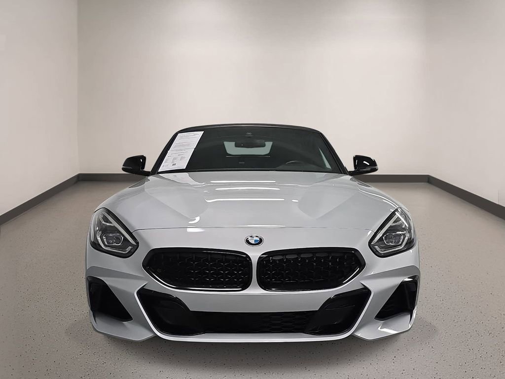 Used 2022 BMW Z4 M40i w/ Shadowloine Package RWD image 9