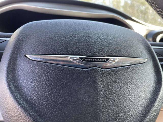 Used 2024 Chrysler Pacifica Touring-L image 33