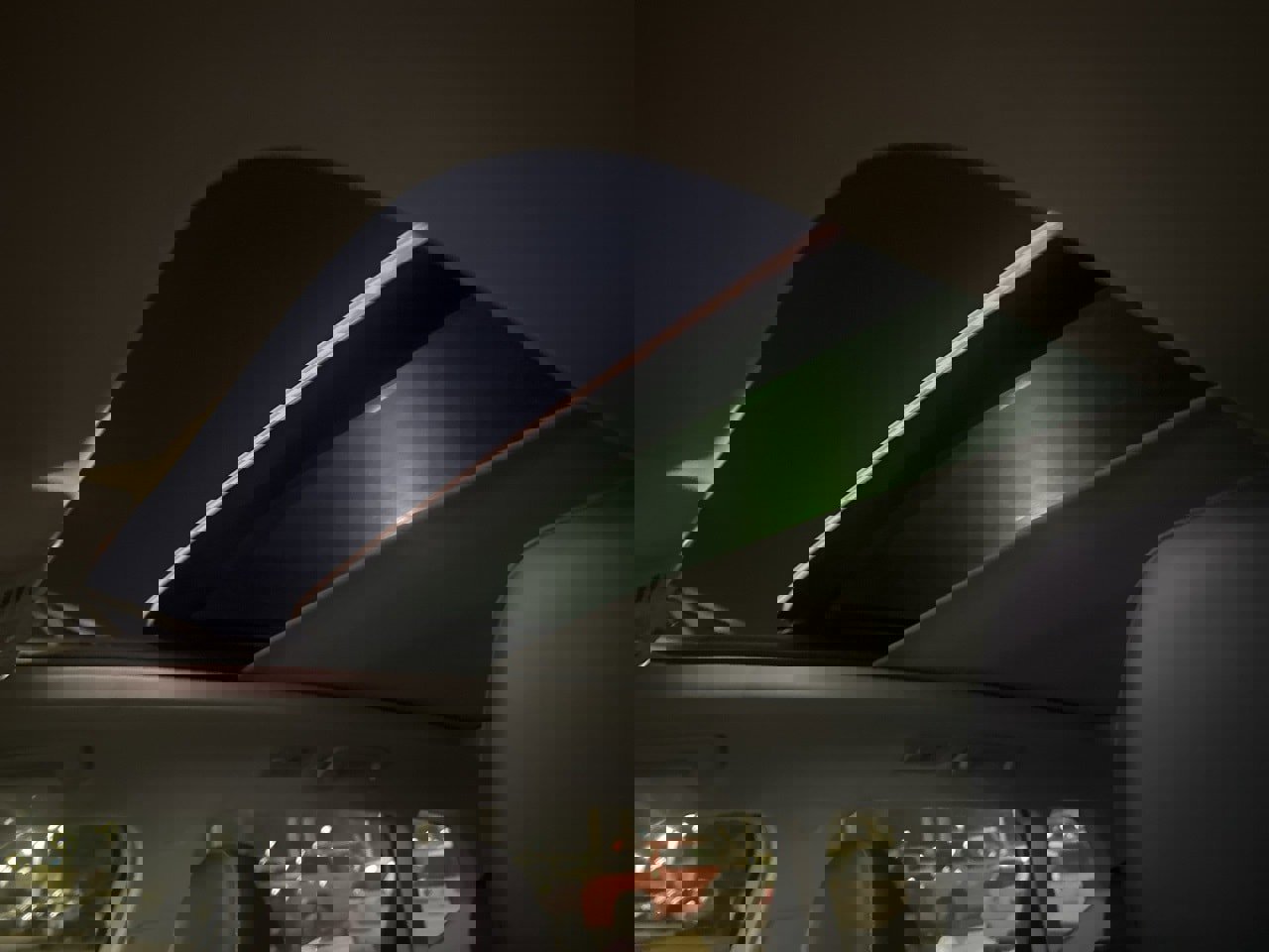 Used 2024 Volkswagen Taos SE image 5