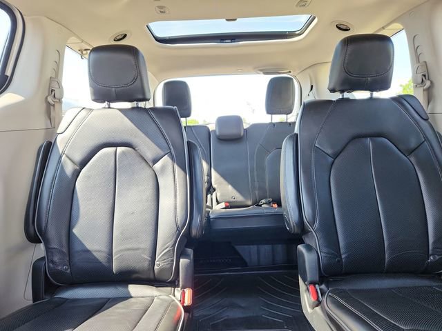 Used 2020 Chrysler Pacifica Limited image 30