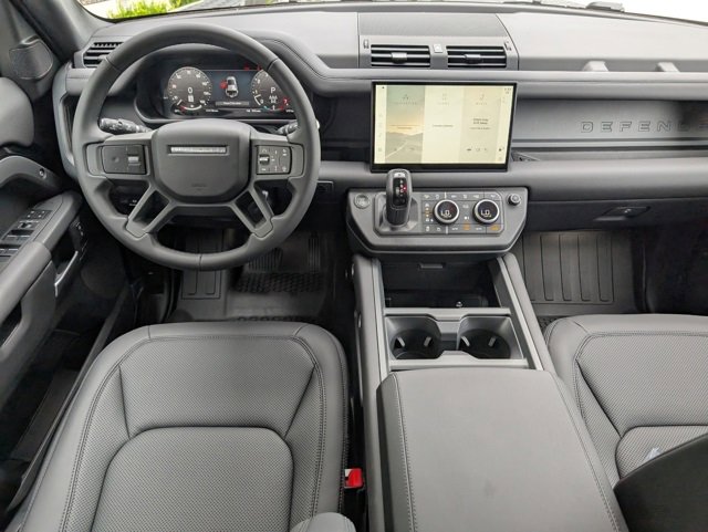 New 2025 Land Rover Defender 110 S image 9