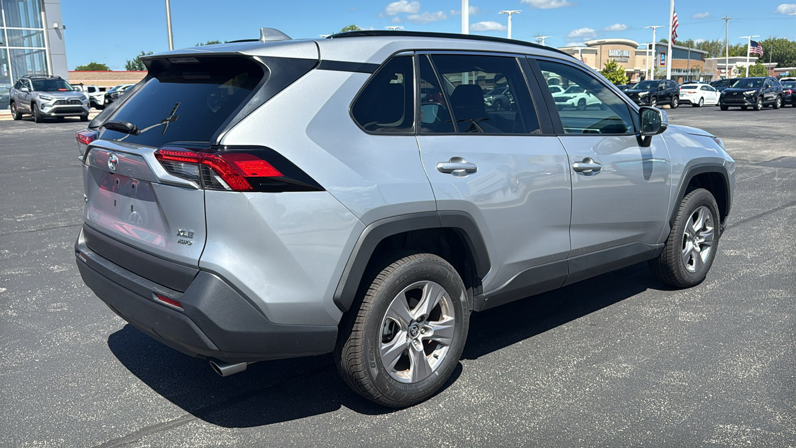 Certified 2025 Toyota RAV4 XLE AWD/4WD image 7