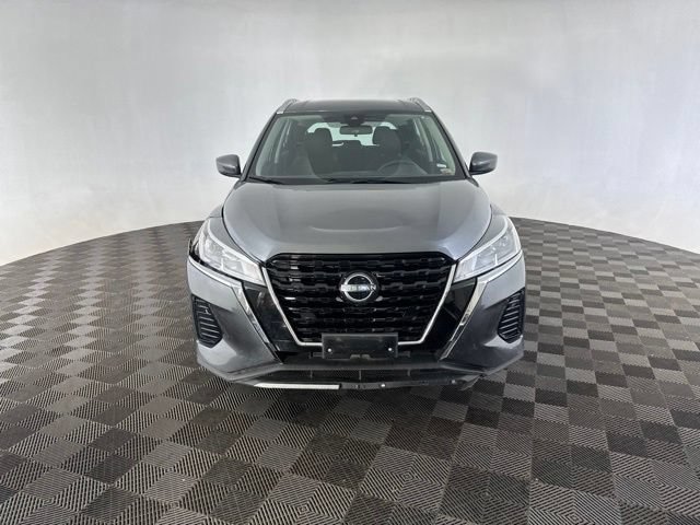 Used 2023 Nissan Kicks SV FWD image 2