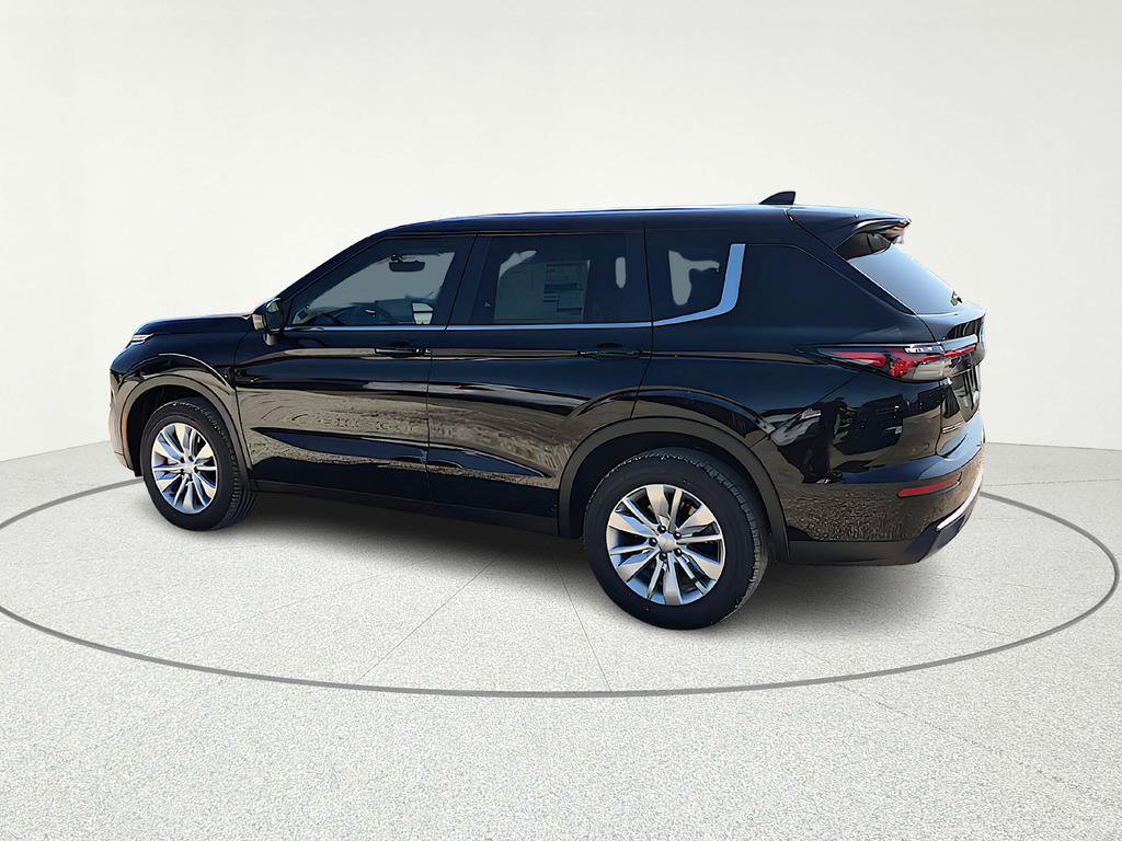 New 2026 Mitsubishi Outlander ES image 4