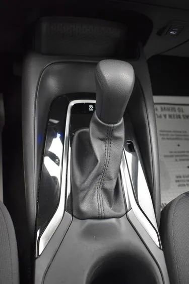 Used 2025 Toyota Corolla LE image 33