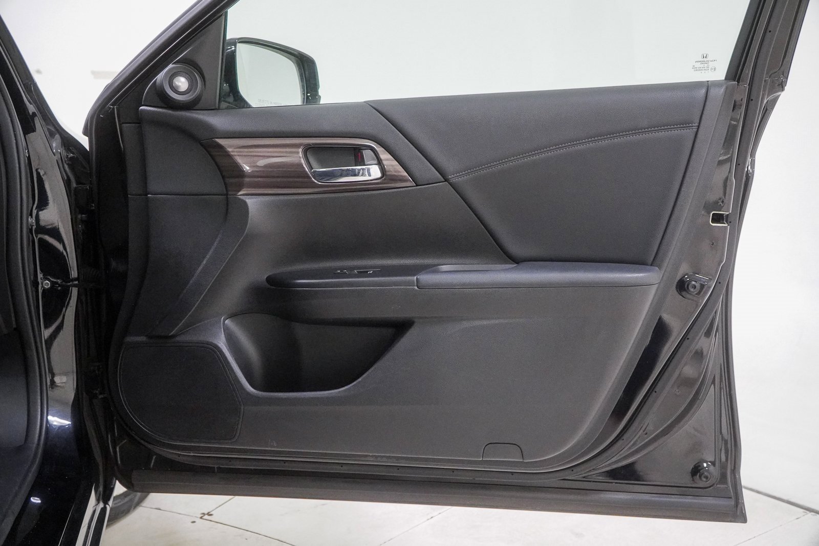 Used 2016 Honda Accord EX-L image 38